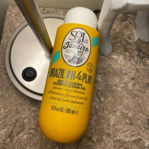 ☀️ sol de Janeiro moisturizing shower cream-gel